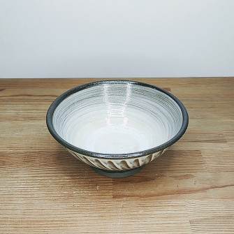 小鹿田焼の【割引中！】茶碗　刷毛目