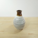 小鹿田焼の2合徳利 飛び鉋(とびかんな)