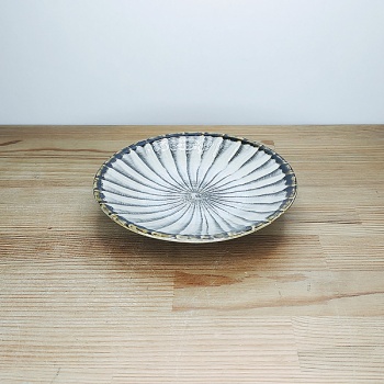 小鹿田焼の４寸皿　刷毛目